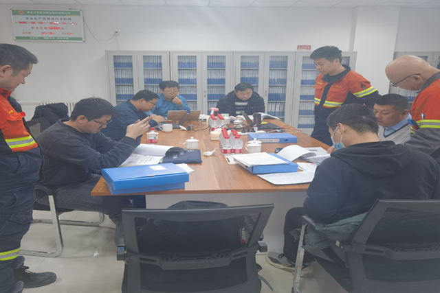 黑河市應(yīng)急管理局邀請省專家對多寶山銅業(yè)進行安全檢查.jpg